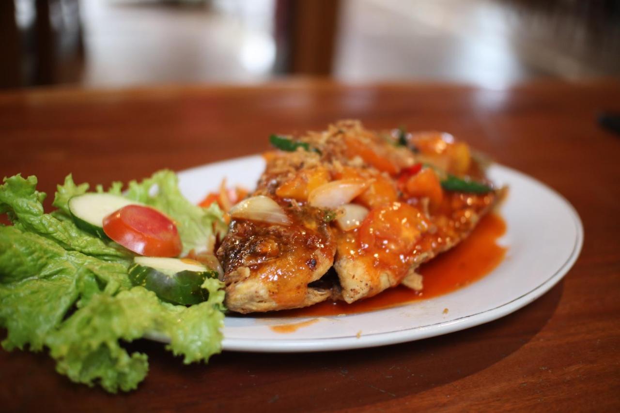 Air Manis Hillside Villa Cafe & Resto パダン エクステリア 写真