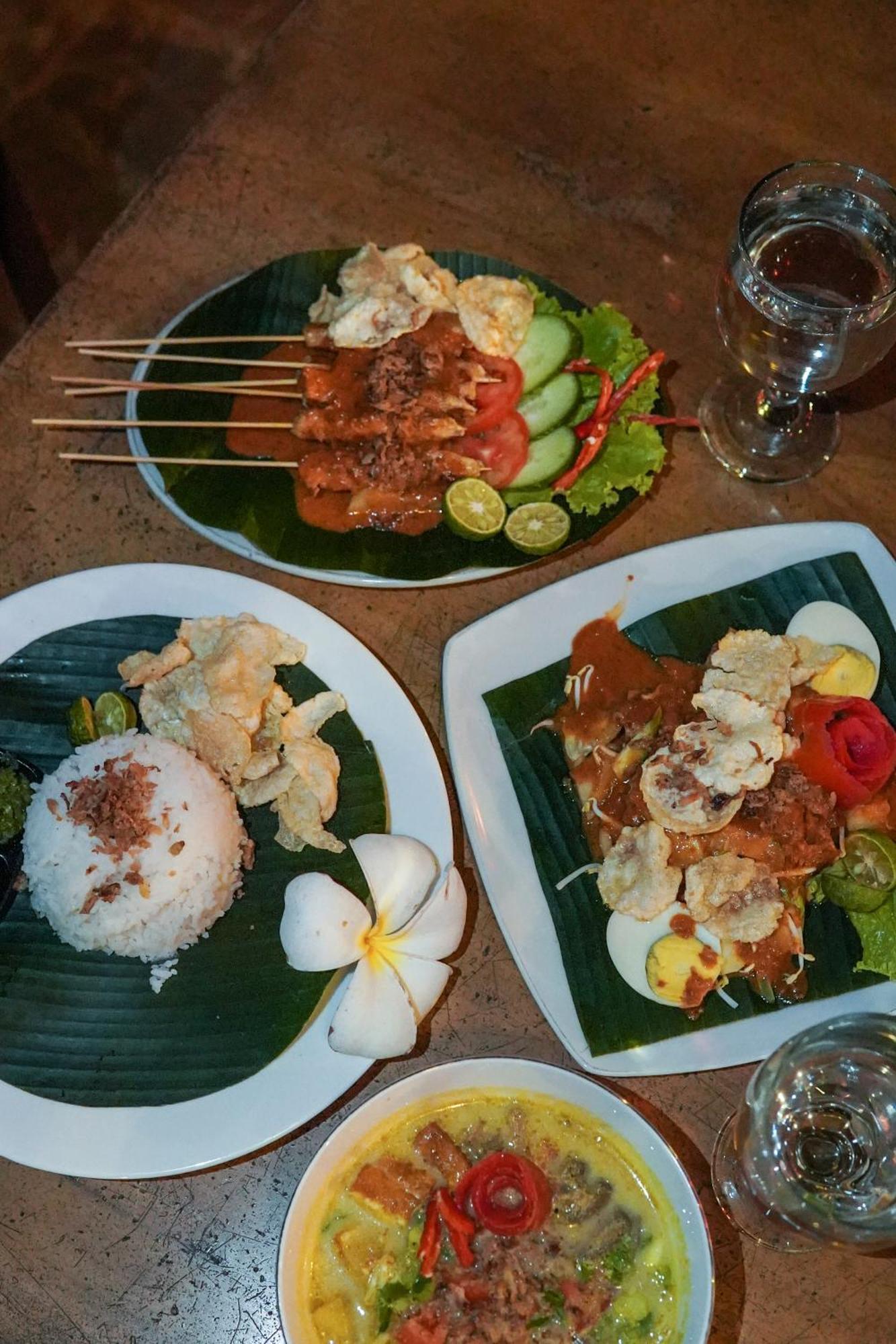 Air Manis Hillside Villa Cafe & Resto パダン エクステリア 写真